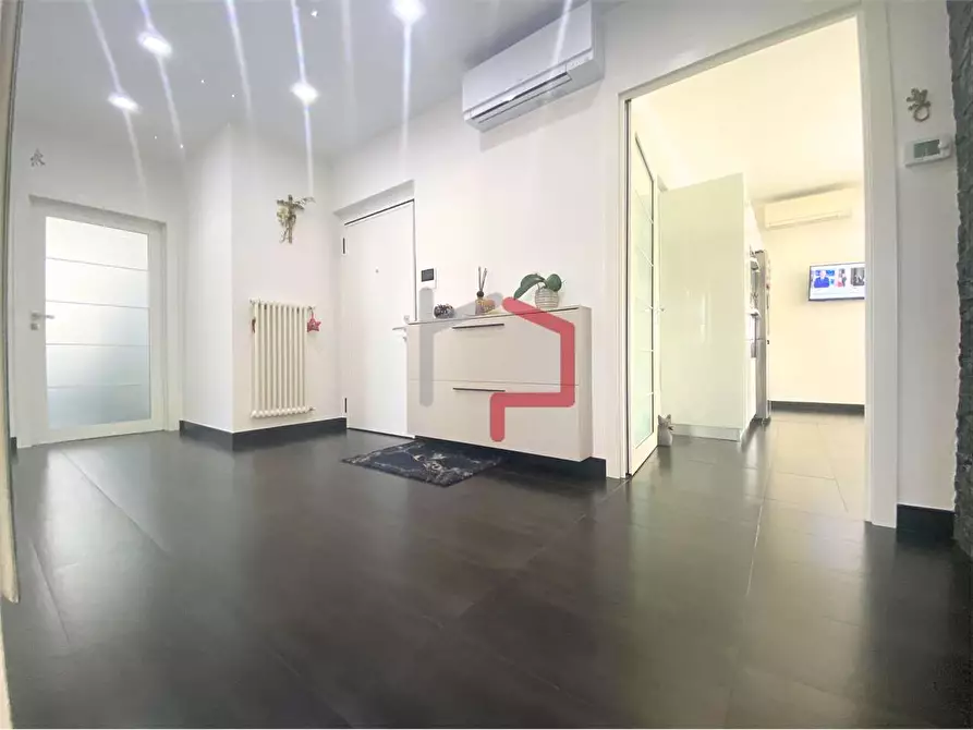 Immagine 11 di Quadrilocale in vendita  in via Bari  a Bolzano