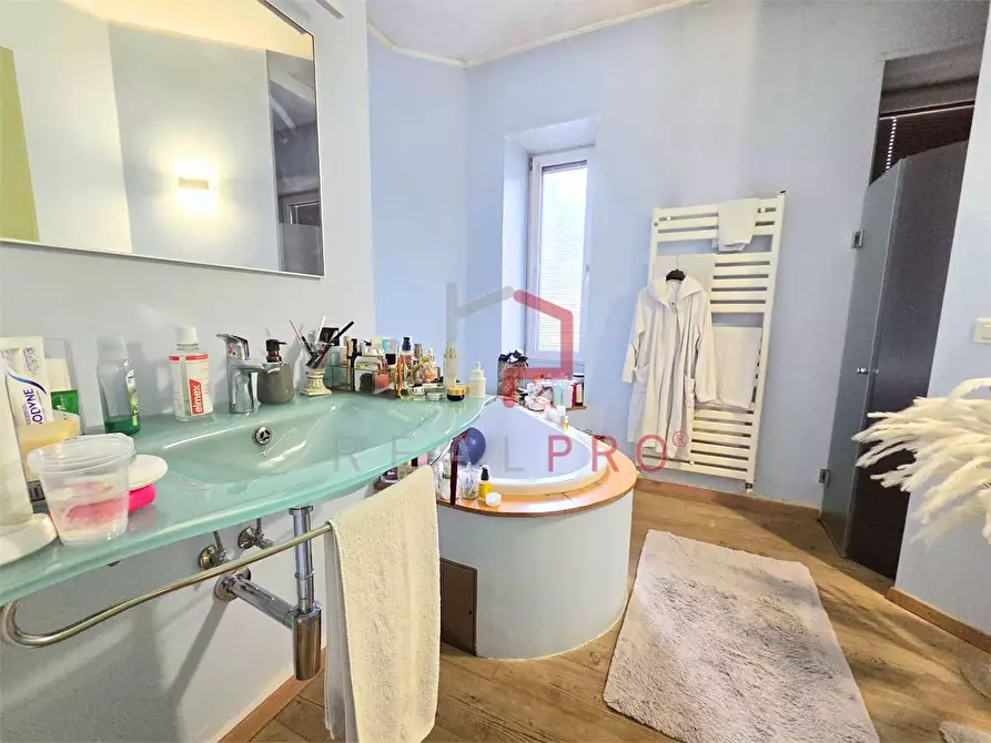 Immagine 13 di Trilocale in vendita  in via Cavour 1 a Bolzano