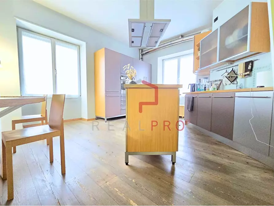 Immagine 2 di Trilocale in vendita  in via Cavour 1 a Bolzano