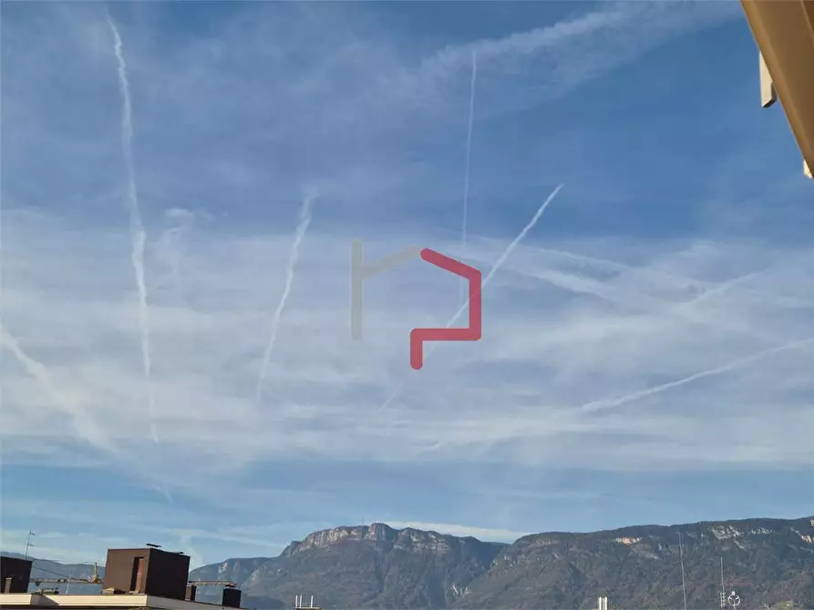 Immagine 11 di Quadrilocale in vendita  in via Capri 44 a Bolzano