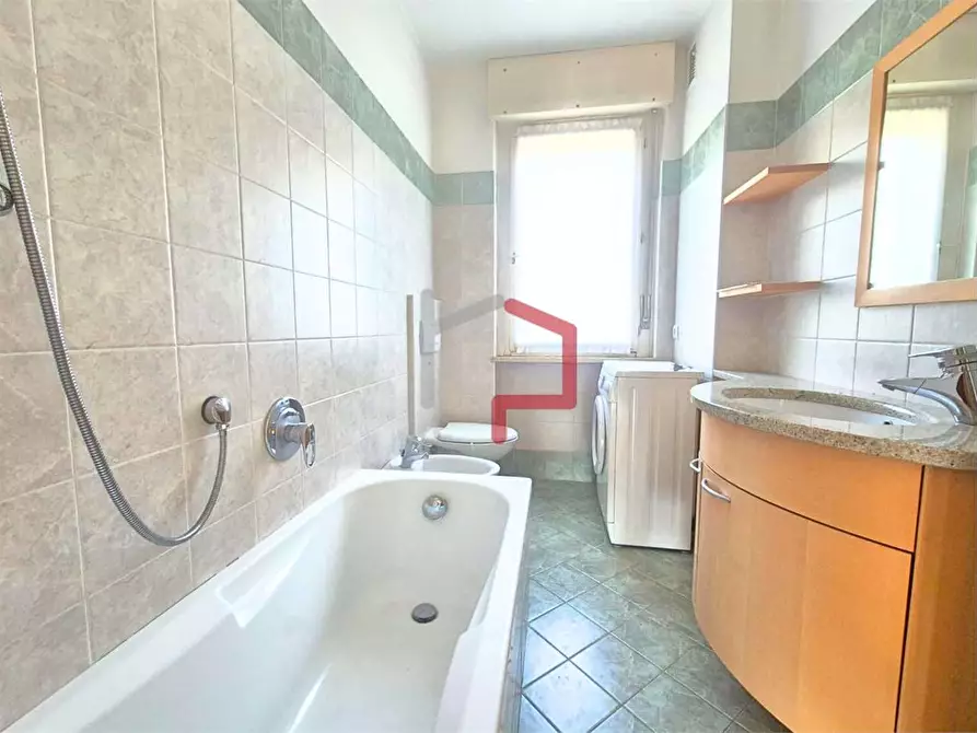 Immagine 10 di Quadrilocale in vendita  in via Capri 44 a Bolzano