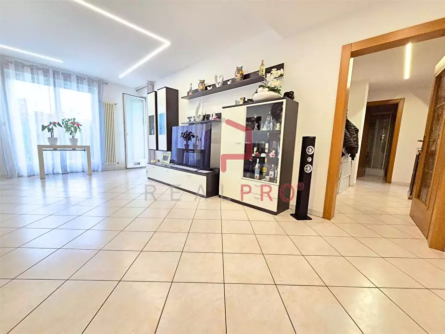 Immagine 2 di Quadrilocale in vendita  in Via Positano a Bolzano