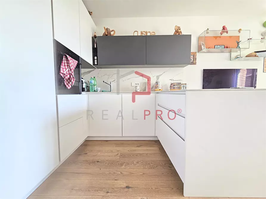Immagine 8 di Bilocale in vendita  in Via Giulini  a Bolzano