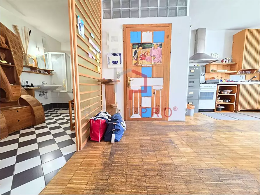 Immagine 6 di Quadrilocale in vendita  in via Eisenkeller  a Bolzano