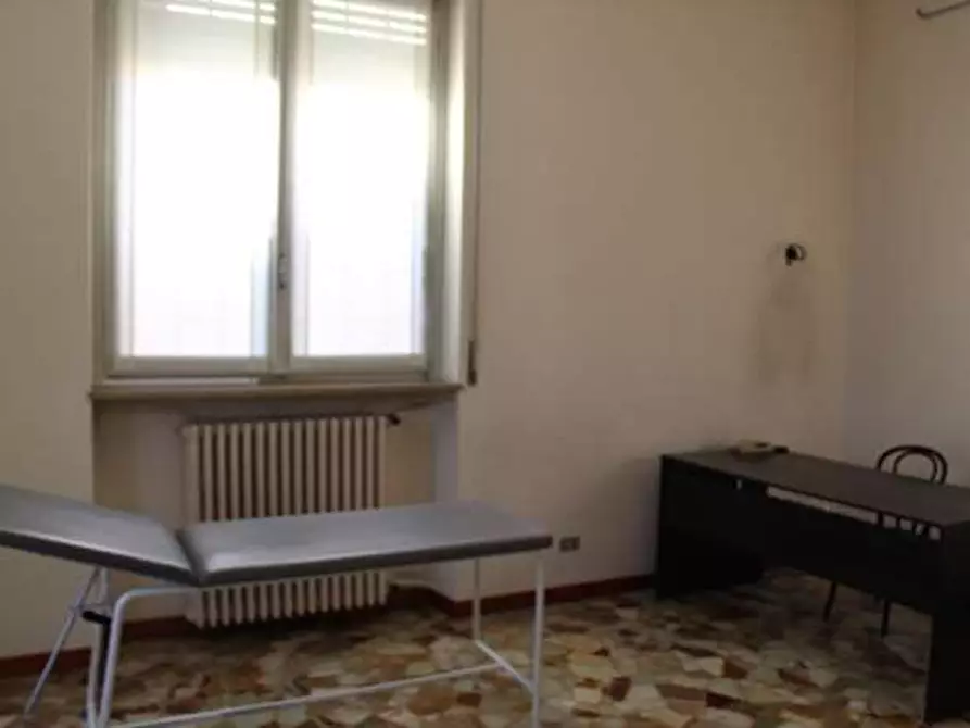 Immagine 6 di Negozio in affitto  in Corso San Rocco a Castano Primo