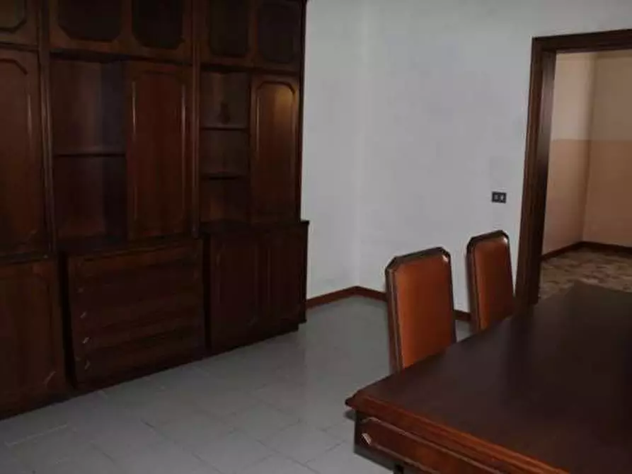 Immagine 7 di Negozio in affitto  in Corso San Rocco a Castano Primo