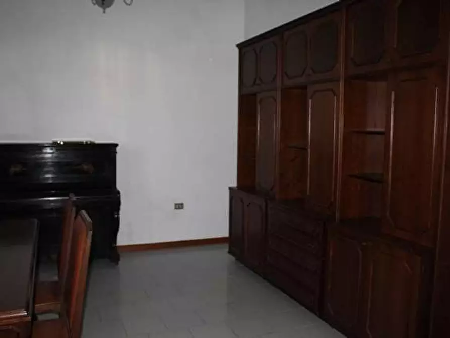 Immagine 9 di Negozio in affitto  in Corso San Rocco a Castano Primo