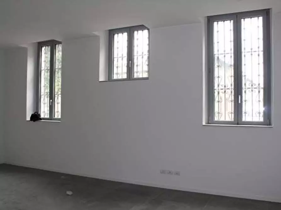 Immagine 2 di Ufficio in affitto  in Via Miani a Busto Arsizio