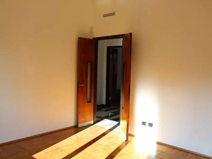 Immagine 1 di Trilocale in affitto  in Via Mameli a Busto Arsizio