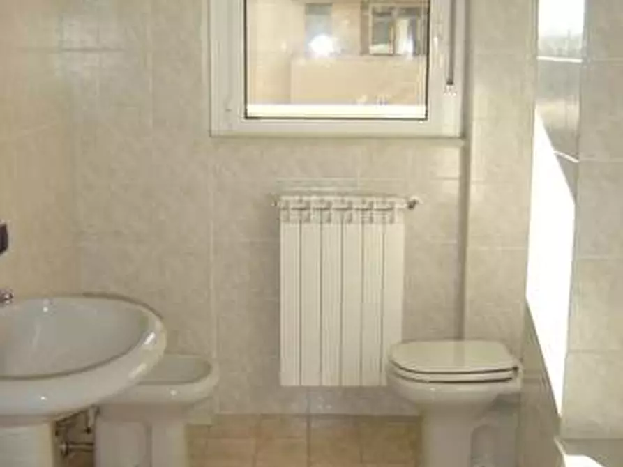 Immagine 7 di Appartamento in affitto  in via salmoiraghi a Legnano