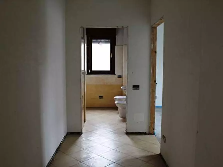Immagine 9 di Bilocale in vendita  in Via D'Acquino a Busto Arsizio