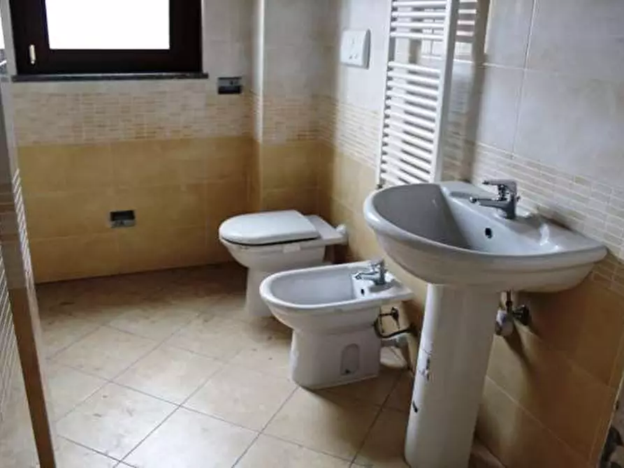 Immagine 12 di Bilocale in vendita  in Via D'Acquino a Busto Arsizio