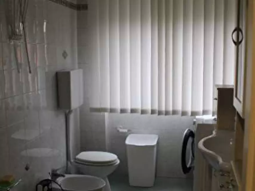 Immagine 14 di Bilocale in vendita  in via Marche a Gallarate