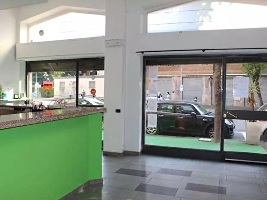 Immagine 1 di Negozio in vendita  in Largo San Giuseppe 3 a Busto Arsizio