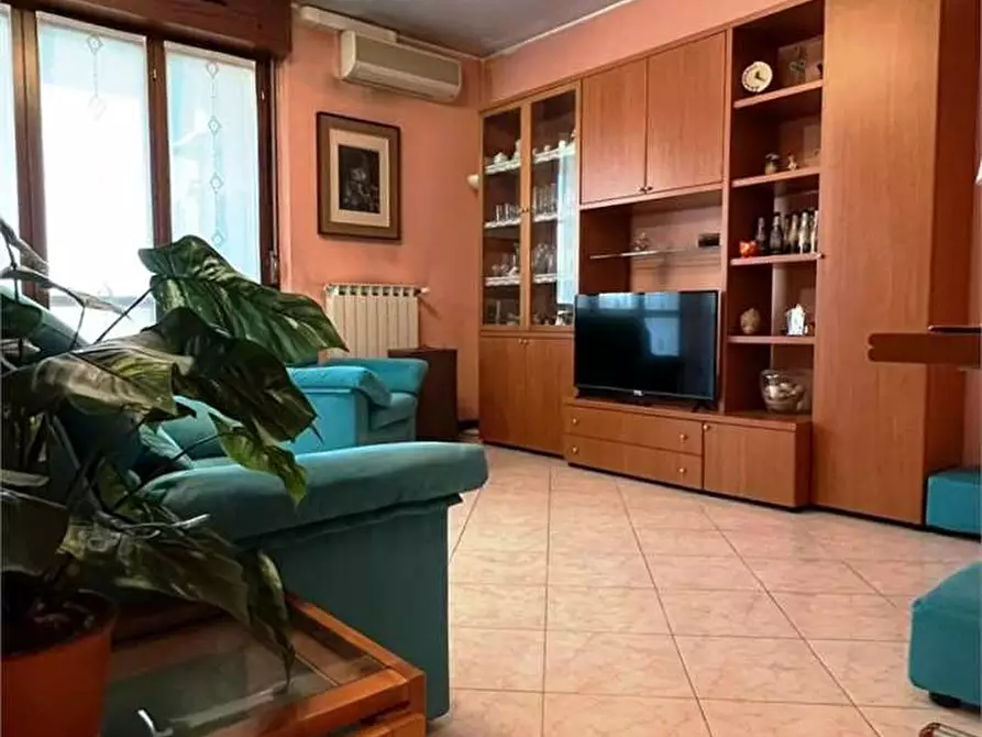 Immagine 3 di Appartamento in vendita  in Via Stella del Sud a Mediglia