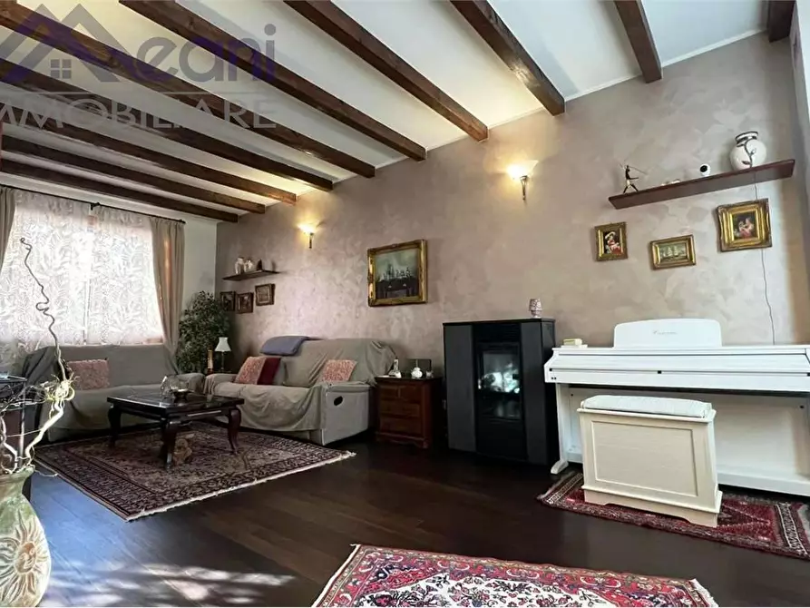 Immagine 12 di Villa in vendita  in Via Ciro Menotti 5 a Opera