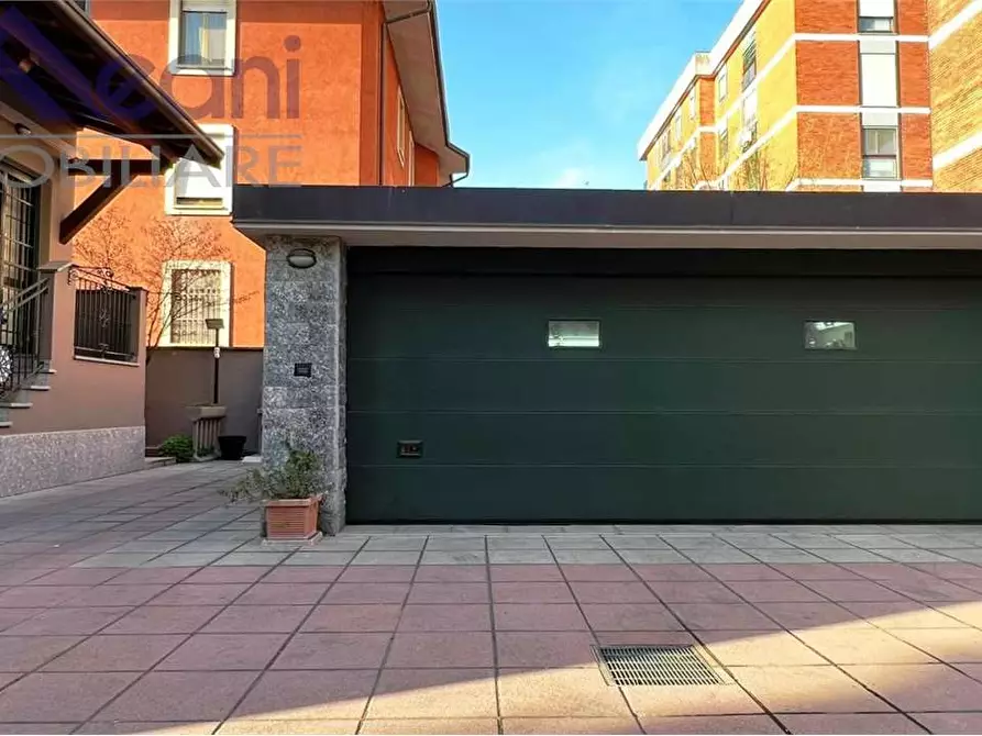 Immagine 6 di Villa in vendita  in Via Ciro Menotti 5 a Opera