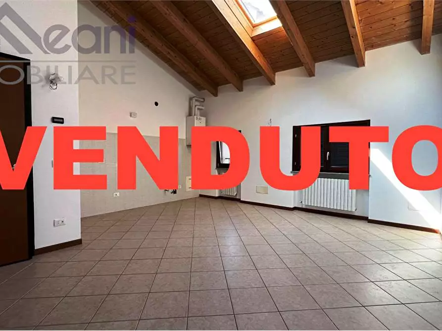 Immagine 1 di Appartamento in vendita  in VIA CESARE PAVESE a Locate Di Triulzi