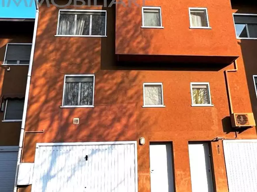 Immagine 32 di Villetta a schiera in vendita  in Via Fermi a Siziano