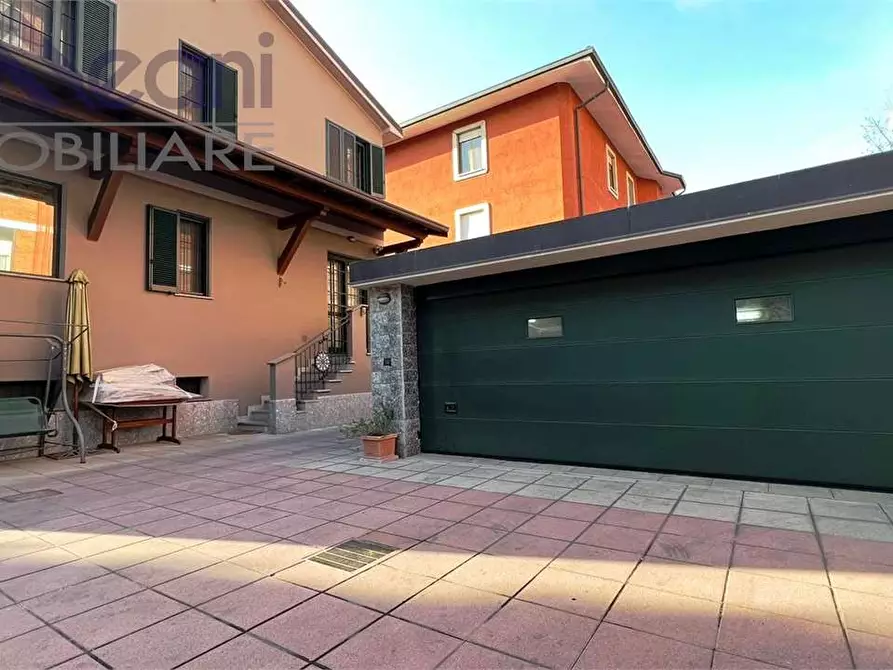 Immagine 3 di Villa in vendita  in Via Ripamonti a Milano
