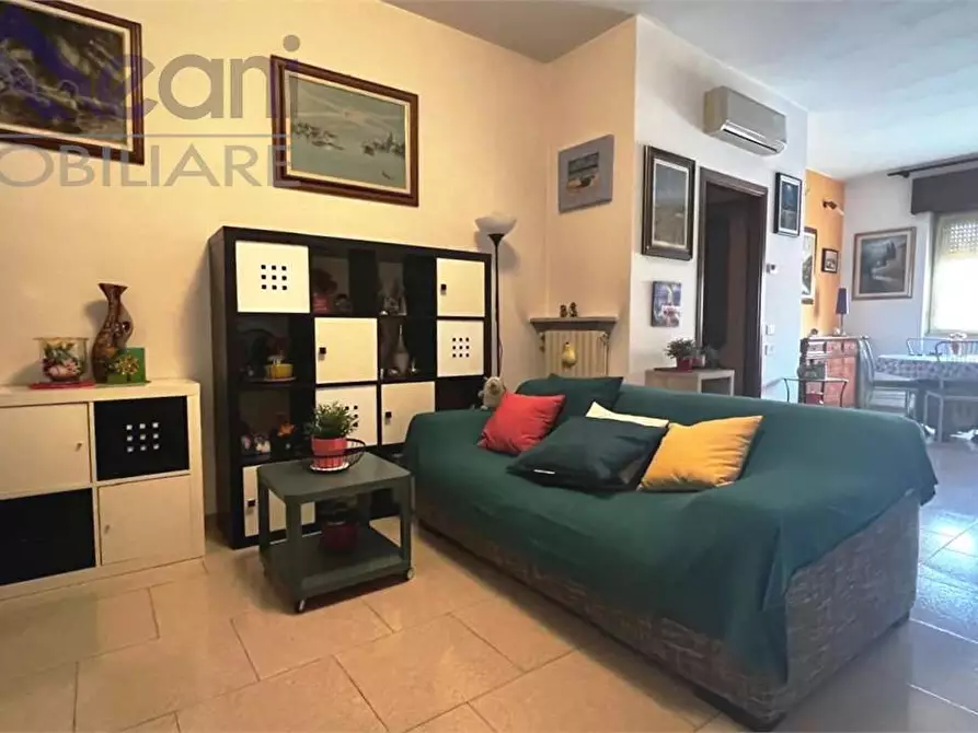 Immagine 25 di Casa bifamiliare in vendita  in Viale del Popolo a Pieve Emanuele