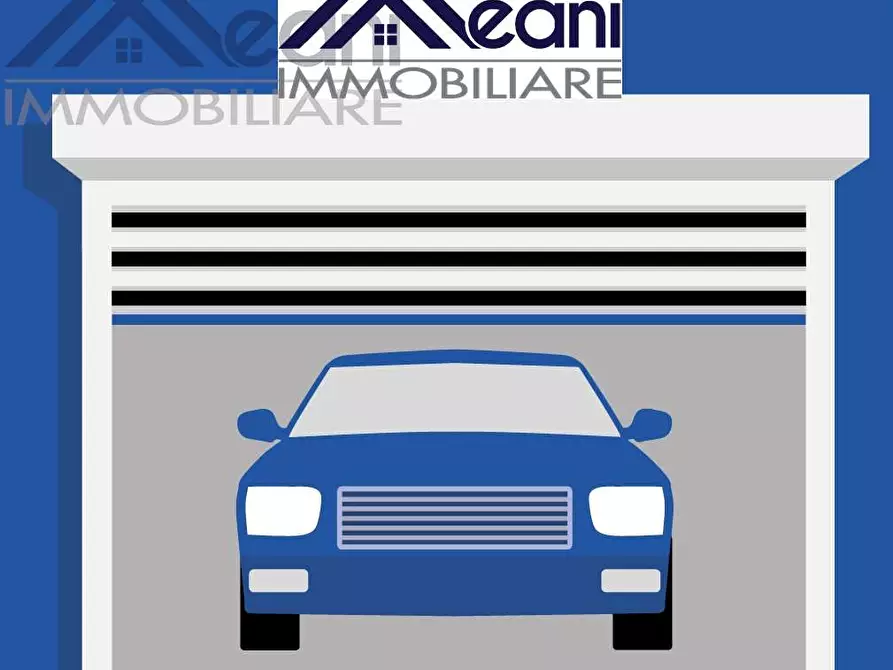 Immagine 1 di Garage in vendita  in Via Anna Frank a Landriano
