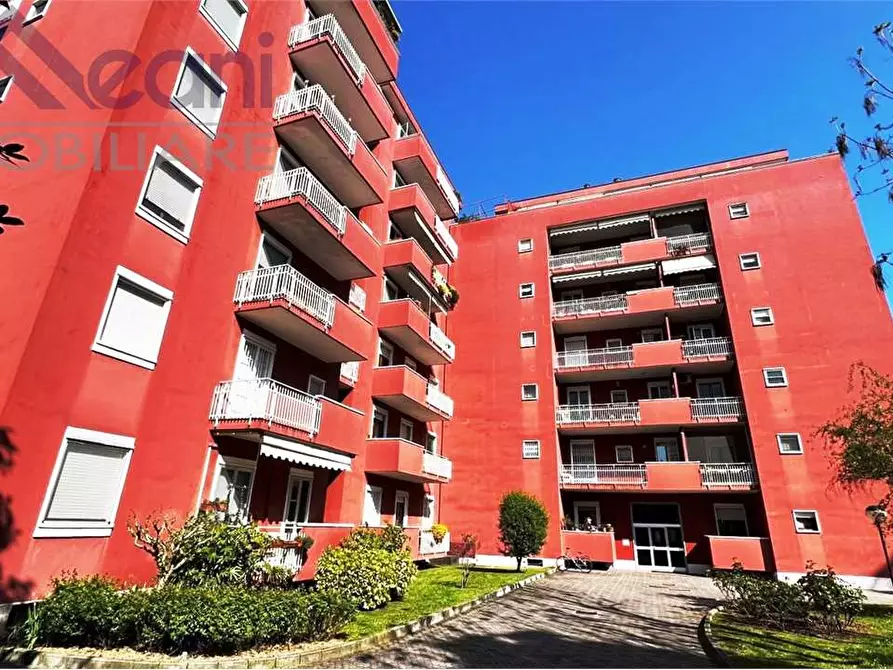 Immagine 2 di Garage in vendita  in Via Papa Giovanni XXIII a Opera