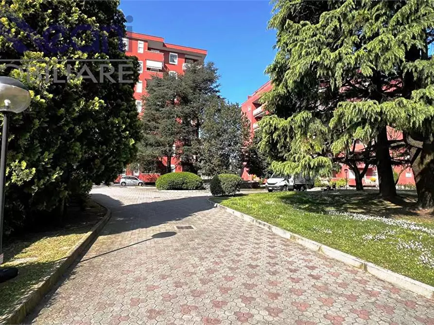 Immagine 3 di Garage in vendita  in Via Papa Giovanni XXIII a Opera