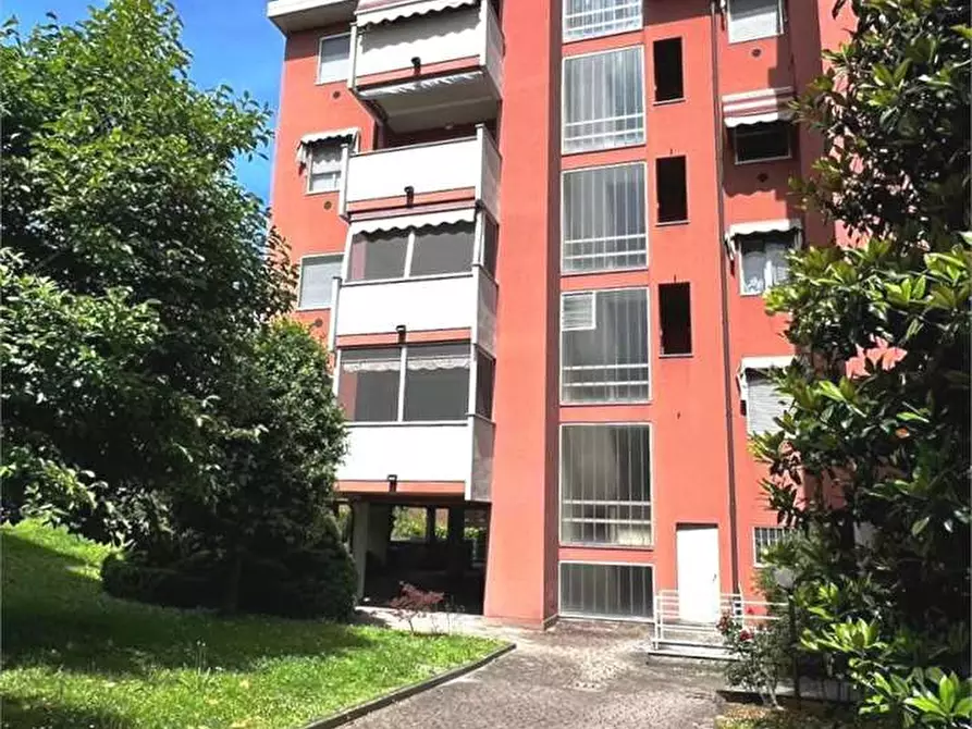 Immagine 2 di Appartamento in vendita  in Via Verdi a Locate Di Triulzi