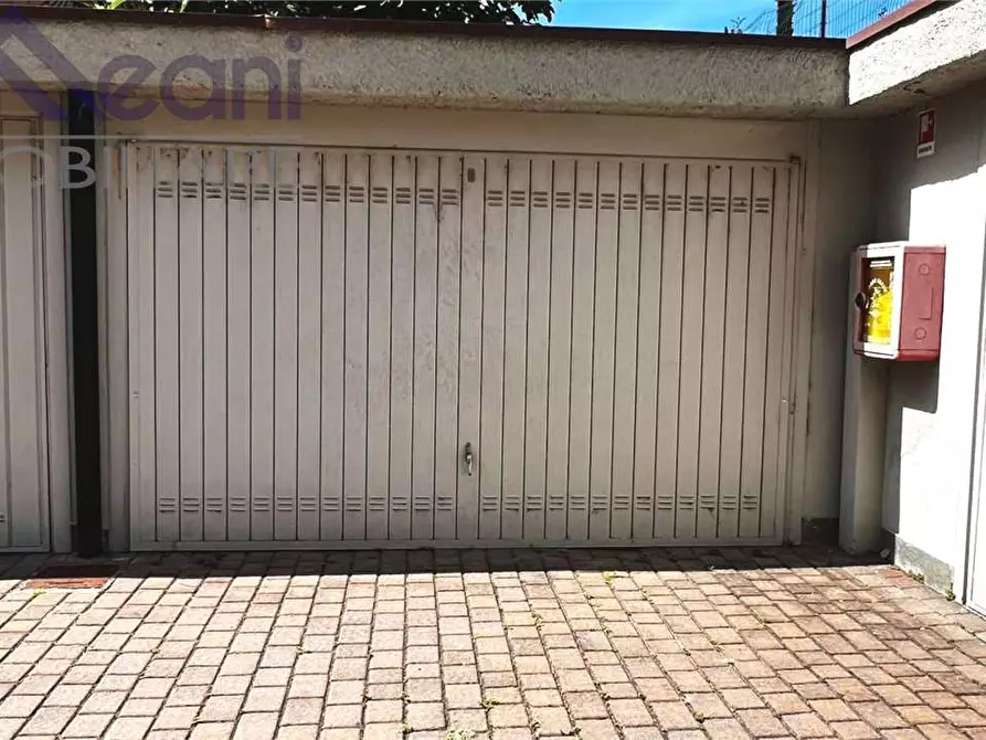 Immagine 30 di Appartamento in vendita  in Via Verdi a Locate Di Triulzi