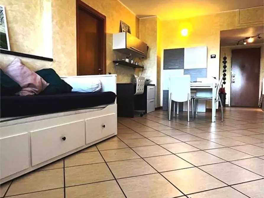 Immagine 10 di Appartamento in vendita  in Via Verdi a Locate Di Triulzi