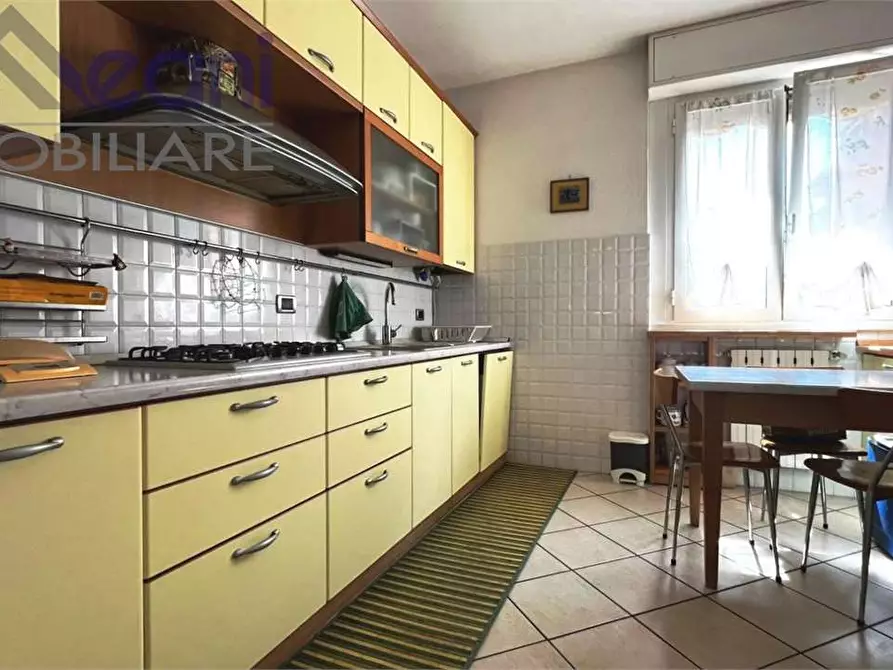 Immagine 15 di Appartamento in vendita  in Via Verdi a Locate Di Triulzi