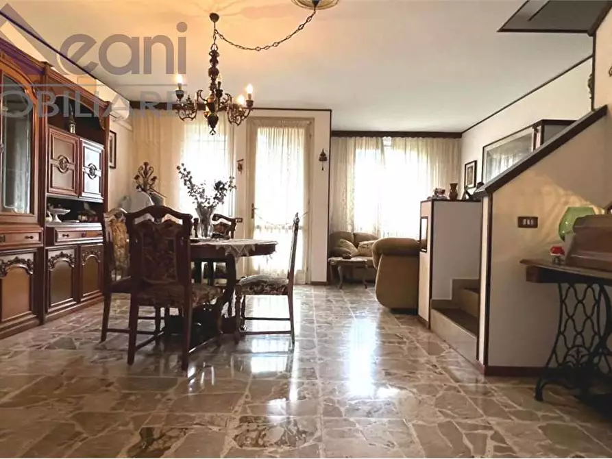 Immagine 6 di Casa indipendente in vendita  in via Ugo Foscolo a Siziano