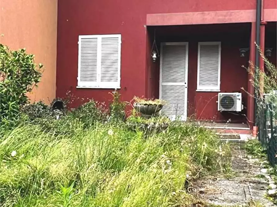 Immagine 2 di Casa indipendente in vendita  in via Ugo Foscolo a Siziano