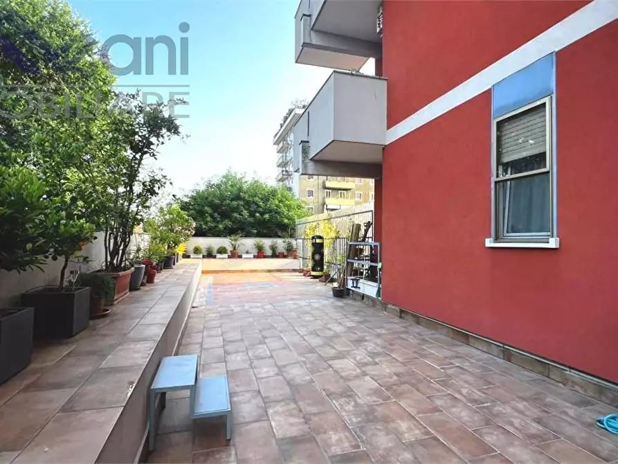 Immagine 2 di Appartamento in vendita  in Via Camporgnago a Milano