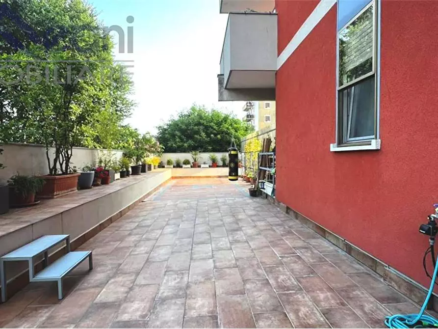 Immagine 1 di Appartamento in vendita  in Via Camporgnago a Milano