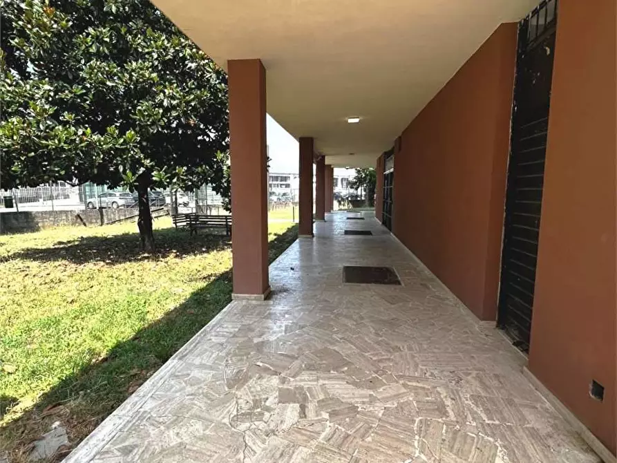 Immagine 4 di Ufficio in vendita  in VIA FIZZONASCO a Pieve Emanuele