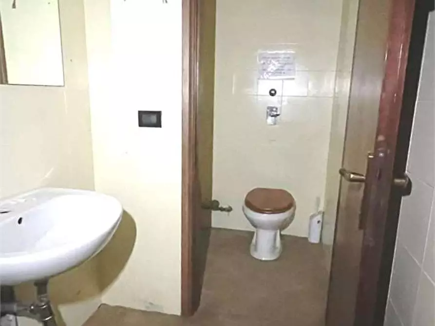 Immagine 10 di Ufficio in vendita  in VIA FIZZONASCO a Pieve Emanuele