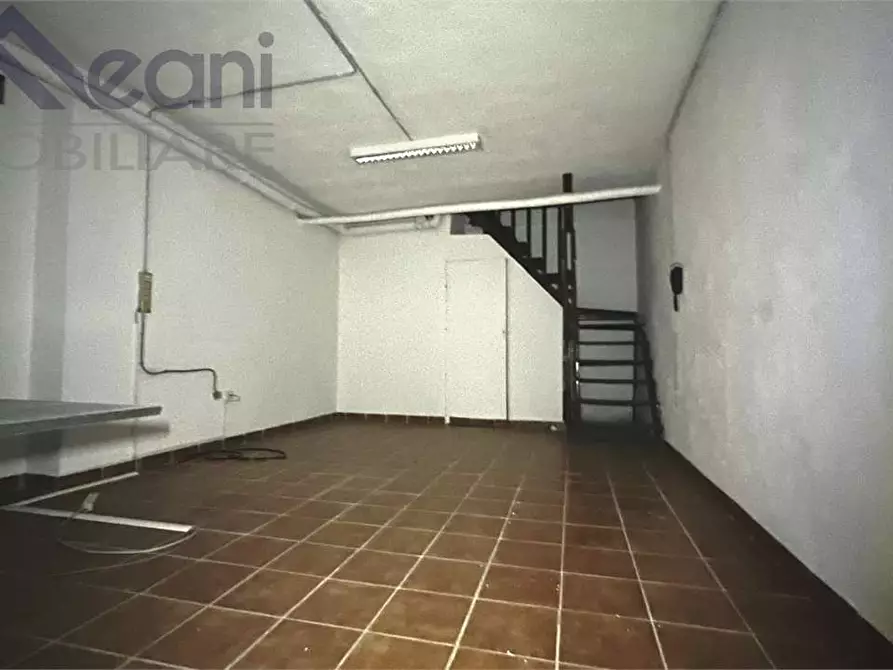 Immagine 21 di Negozio in vendita  in VIA FIZZONASCO a Pieve Emanuele