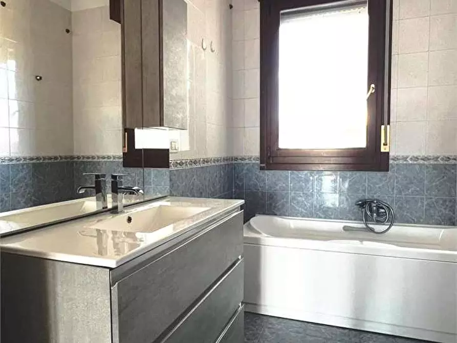 Immagine 15 di Appartamento in vendita  in Via Martiri di Cefalonia a Opera