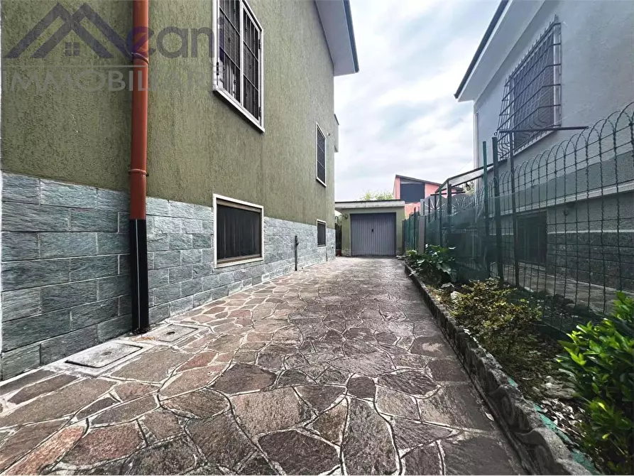 Immagine 3 di Appartamento in vendita  in Via Dante a Pieve Emanuele