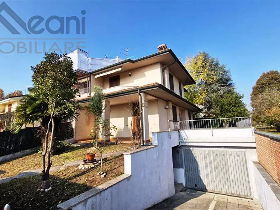 Immagine 3 di Villa in vendita  in Via Monte Grappa a Zeccone