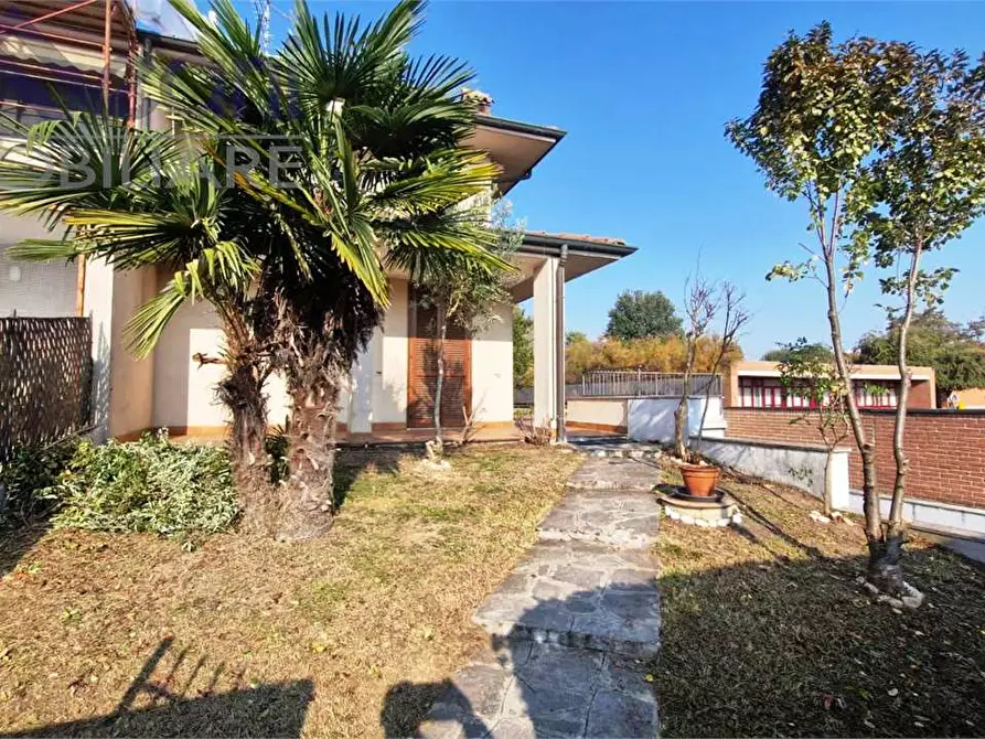 Immagine 4 di Villa in vendita  in Via Monte Grappa a Zeccone