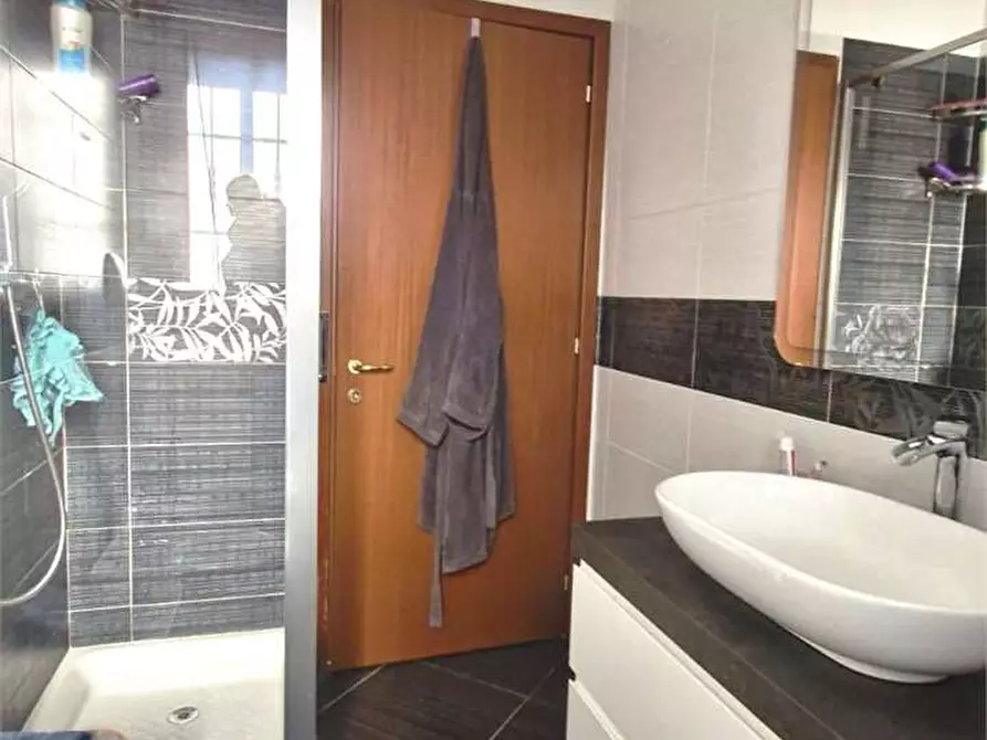 Immagine 19 di Appartamento in vendita  in Via Cesare Pavese a Locate Di Triulzi