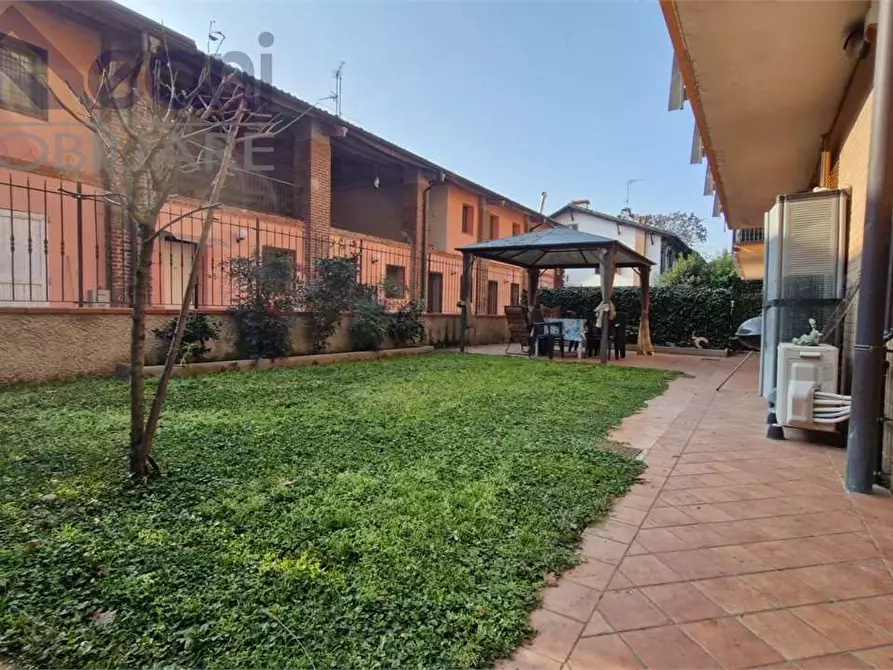 Immagine 32 di Appartamento in vendita  in Via Cesare Pavese a Locate Di Triulzi