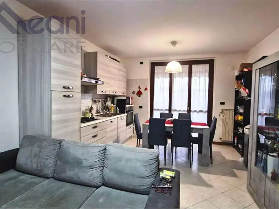 Immagine 2 di Appartamento in vendita  in Via Benedetto Secondi a Locate Di Triulzi