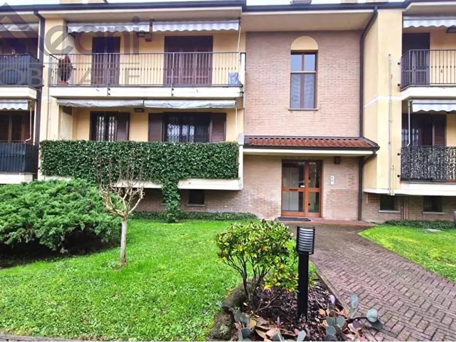 Immagine 15 di Appartamento in vendita  in Via Benedetto Secondi a Locate Di Triulzi