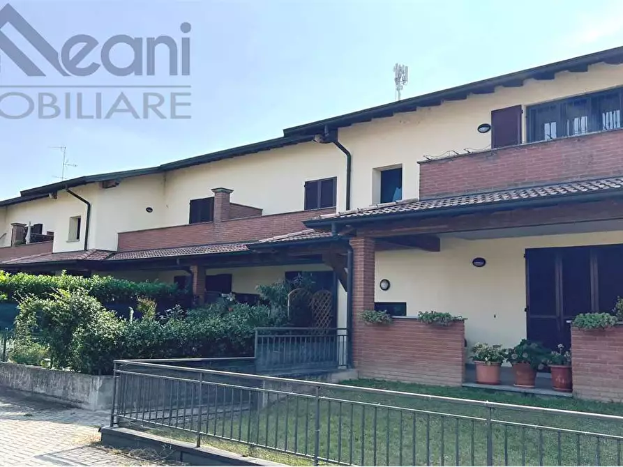 Immagine 1 di Appartamento in vendita  in VIA CESARE PAVESE a Locate Di Triulzi