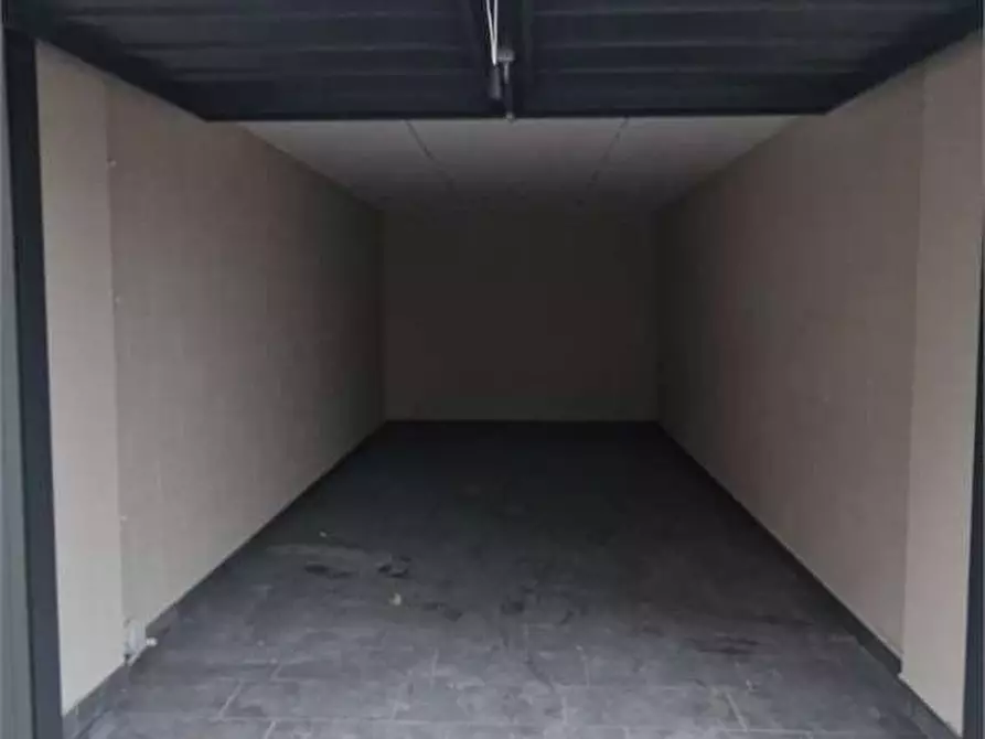 Immagine 3 di Garage in affitto  in VIA RITA DALLA CHIESA a Siziano