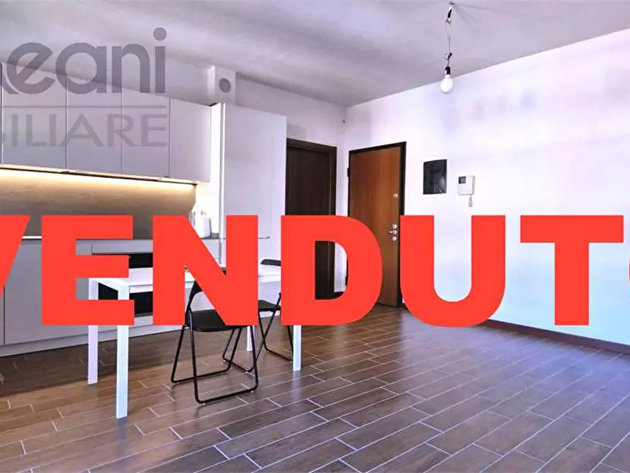 Immagine 1 di Appartamento in vendita  in via SEGRE a Opera